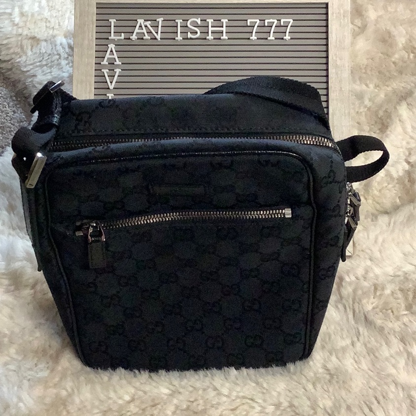 Gucci Men Side Bag. Size 7x9x3